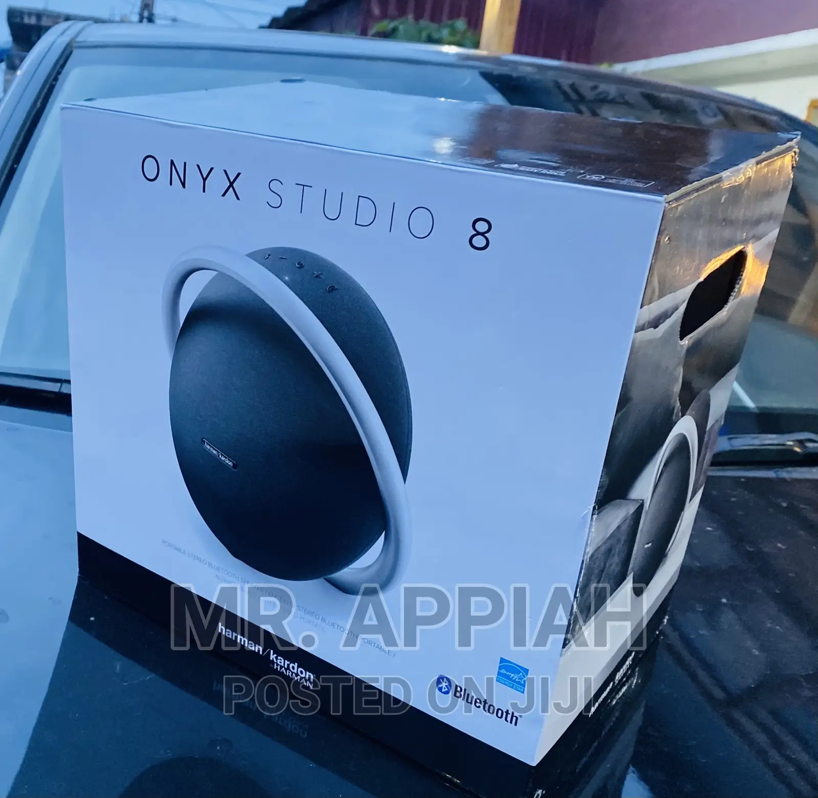 Fabulous Onyx 8 Harman Kardon Chargeable Speaker