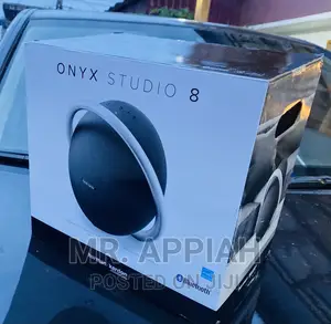Fabulous Onyx 8 Harman Kardon Chargeable Speaker