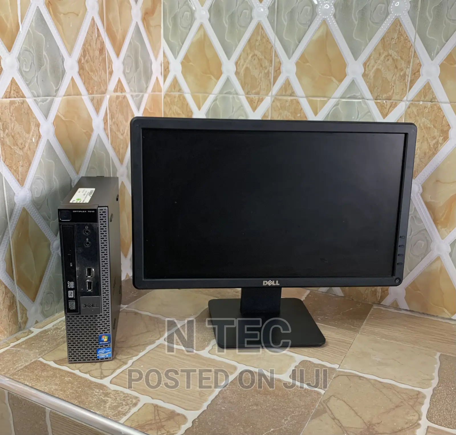 19 Inches Dell Monitor