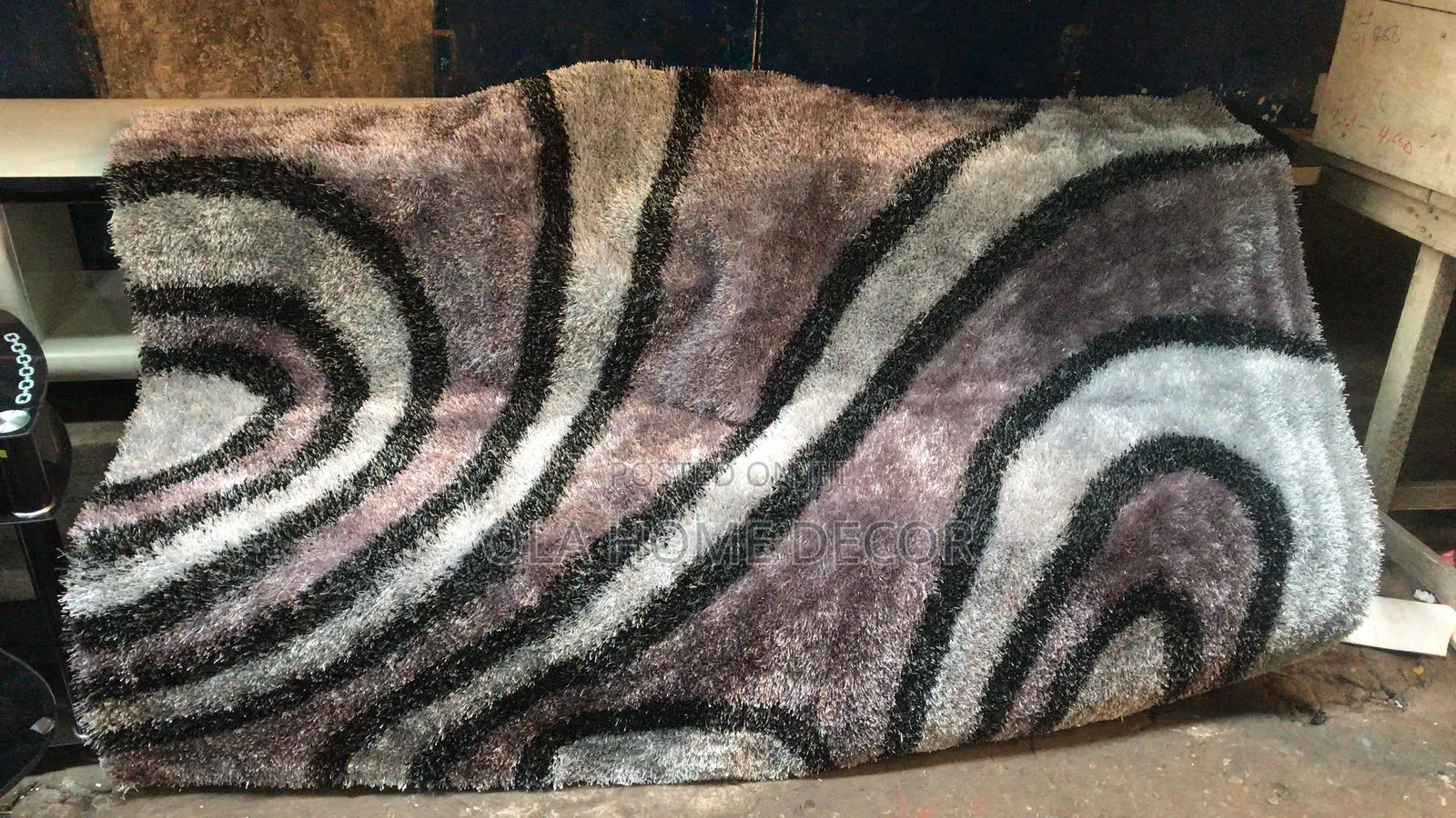 Center Carpet Wool-Rug