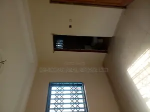 6bdrm Duplex in De-Icons Real Estate, Kasoa for sale