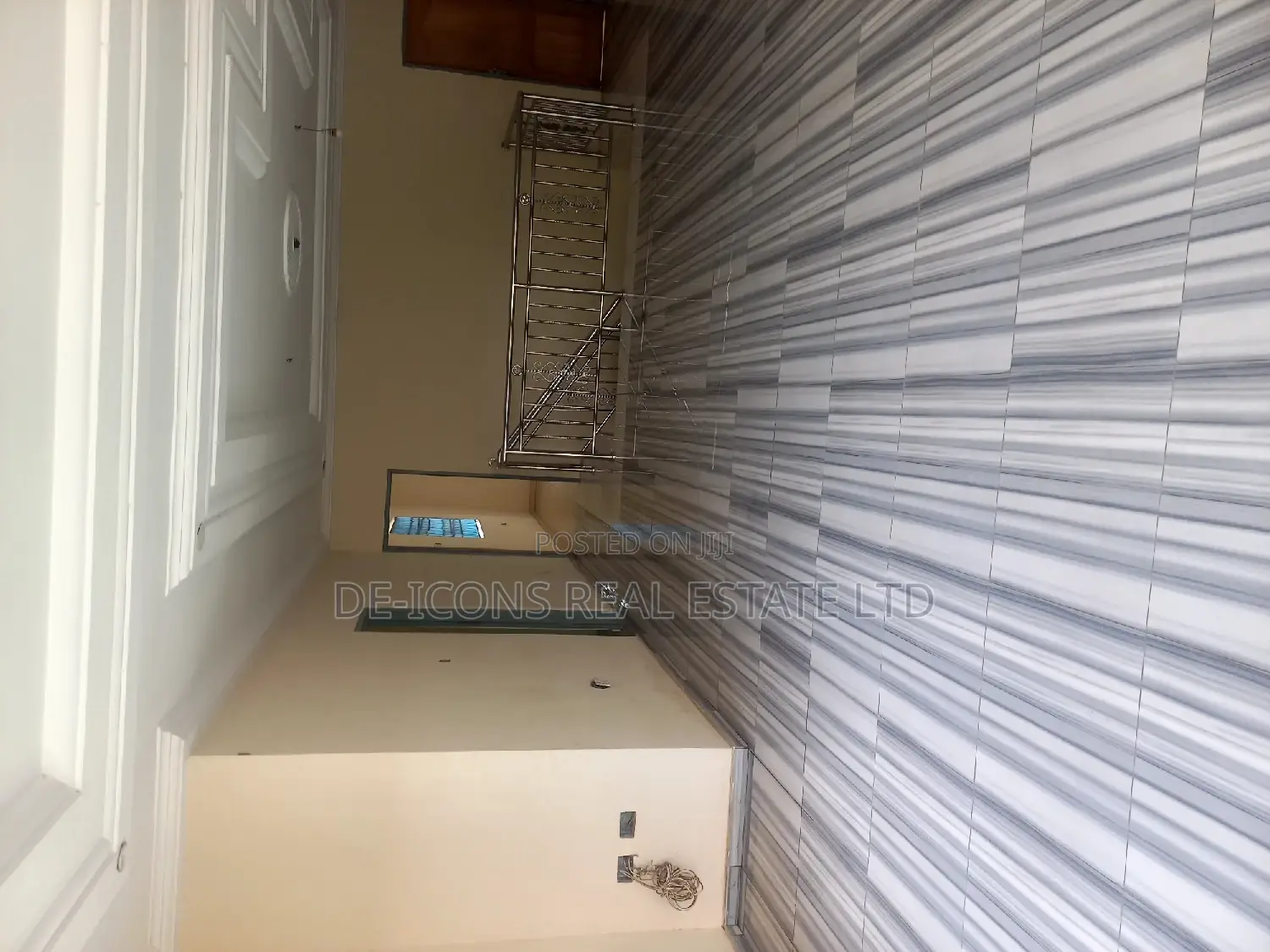 6bdrm Duplex in De-Icons Real Estate, Kasoa for sale