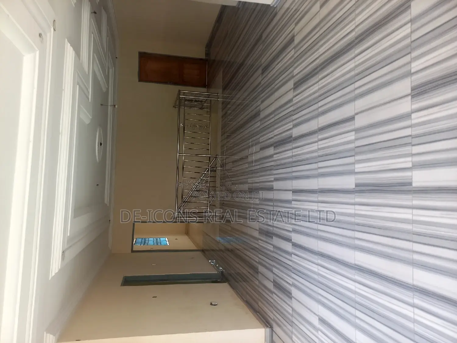 6bdrm Duplex in De-Icons Real Estate, Kasoa for sale
