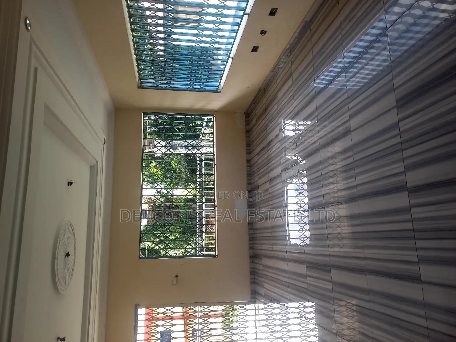 6bdrm Duplex in De-Icons Real Estate, Kasoa for sale