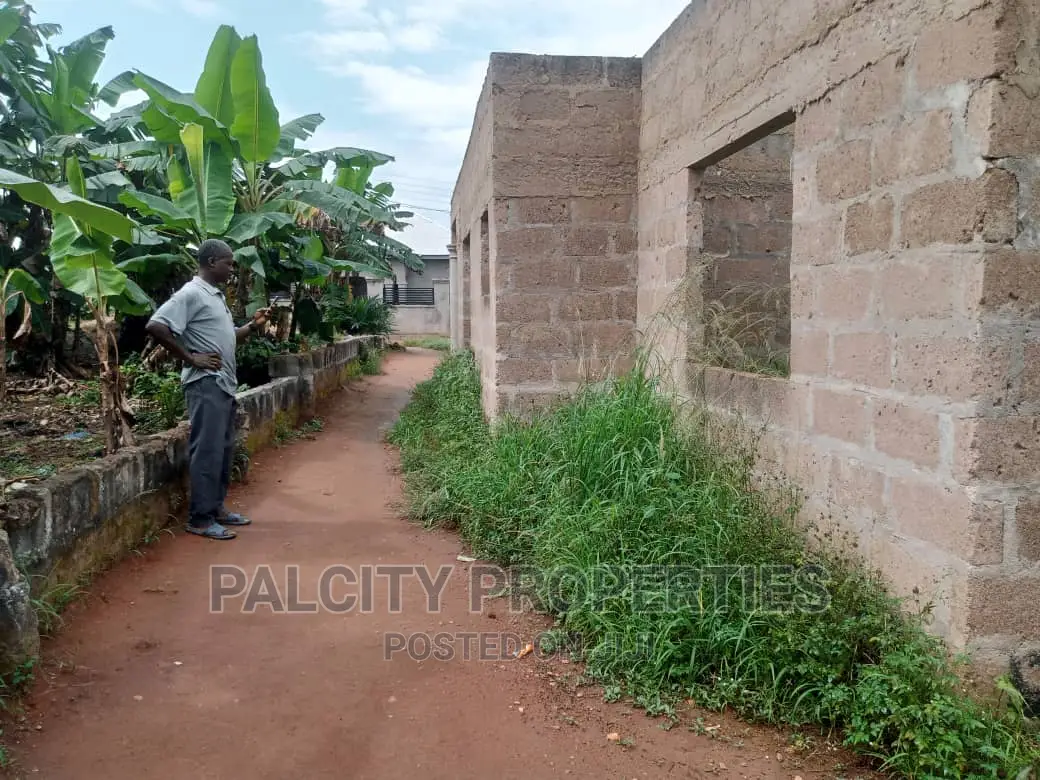 5bdrm House in Atonsu Sewua, Kumasi Metropolitan for sale