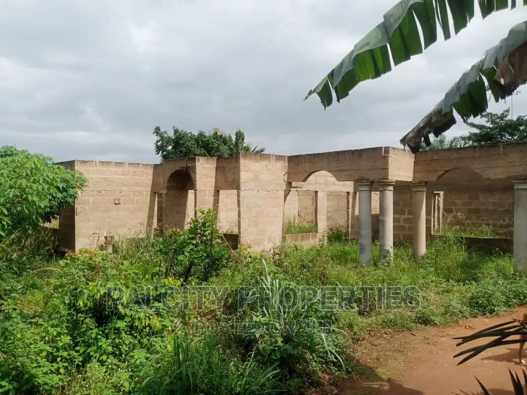 5bdrm House in Atonsu Sewua, Kumasi Metropolitan for sale