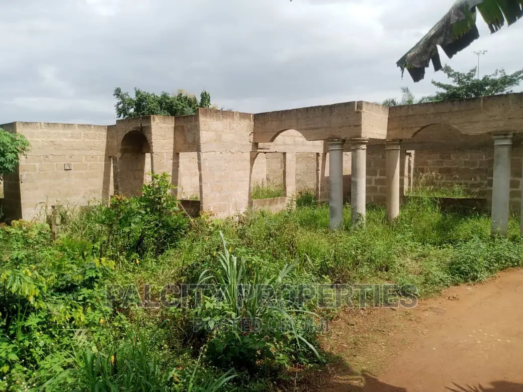 5bdrm House in Atonsu Sewua, Kumasi Metropolitan for sale