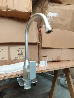 Aluminium Kitchen Sink Faucet Hot and Cold Water Mixer