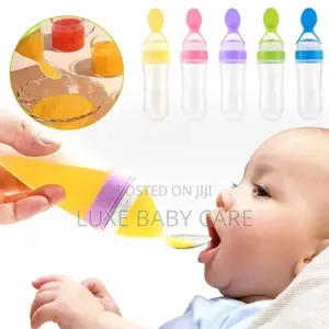 Baby Squeezing Feeding Bottle, Silicone Training Spoon