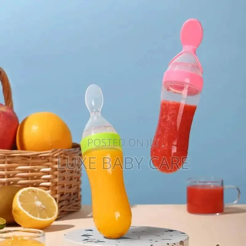 Baby Squeezing Feeding Bottle, Silicone Training Spoon
