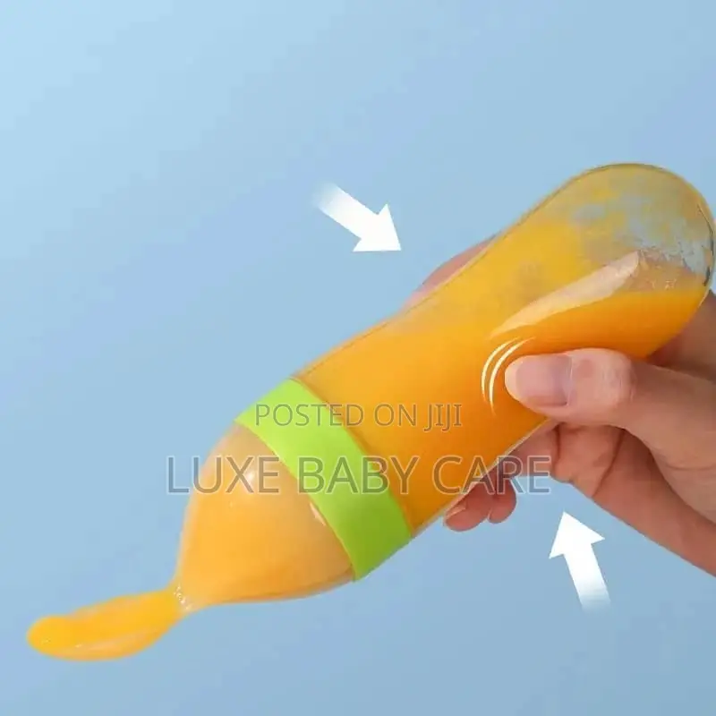 Baby Squeezing Feeding Bottle, Silicone Training Spoon