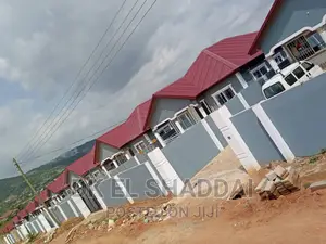 4bdrm House in Amasaman for sale