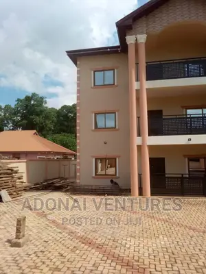 6bdrm House in Kronon African, Kumasi Metropolitan for sale