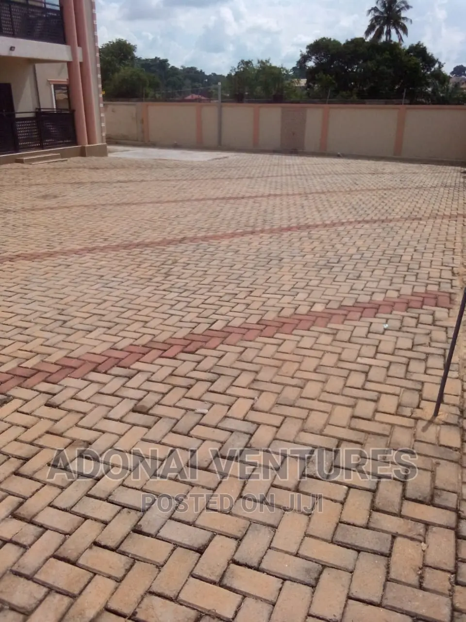 6bdrm House in Kronon African, Kumasi Metropolitan for sale