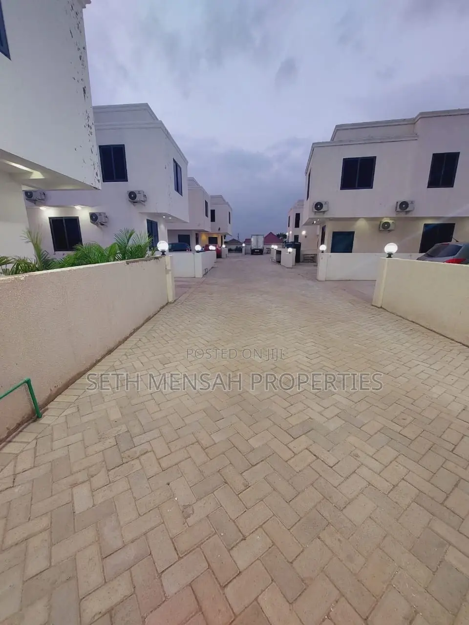 3bdrm Townhouse / Terrace in Adjiriganor for rent