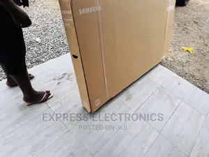 Crystal Processor Smart UHD Samsung Tizen 75”Cu8000 Tv
