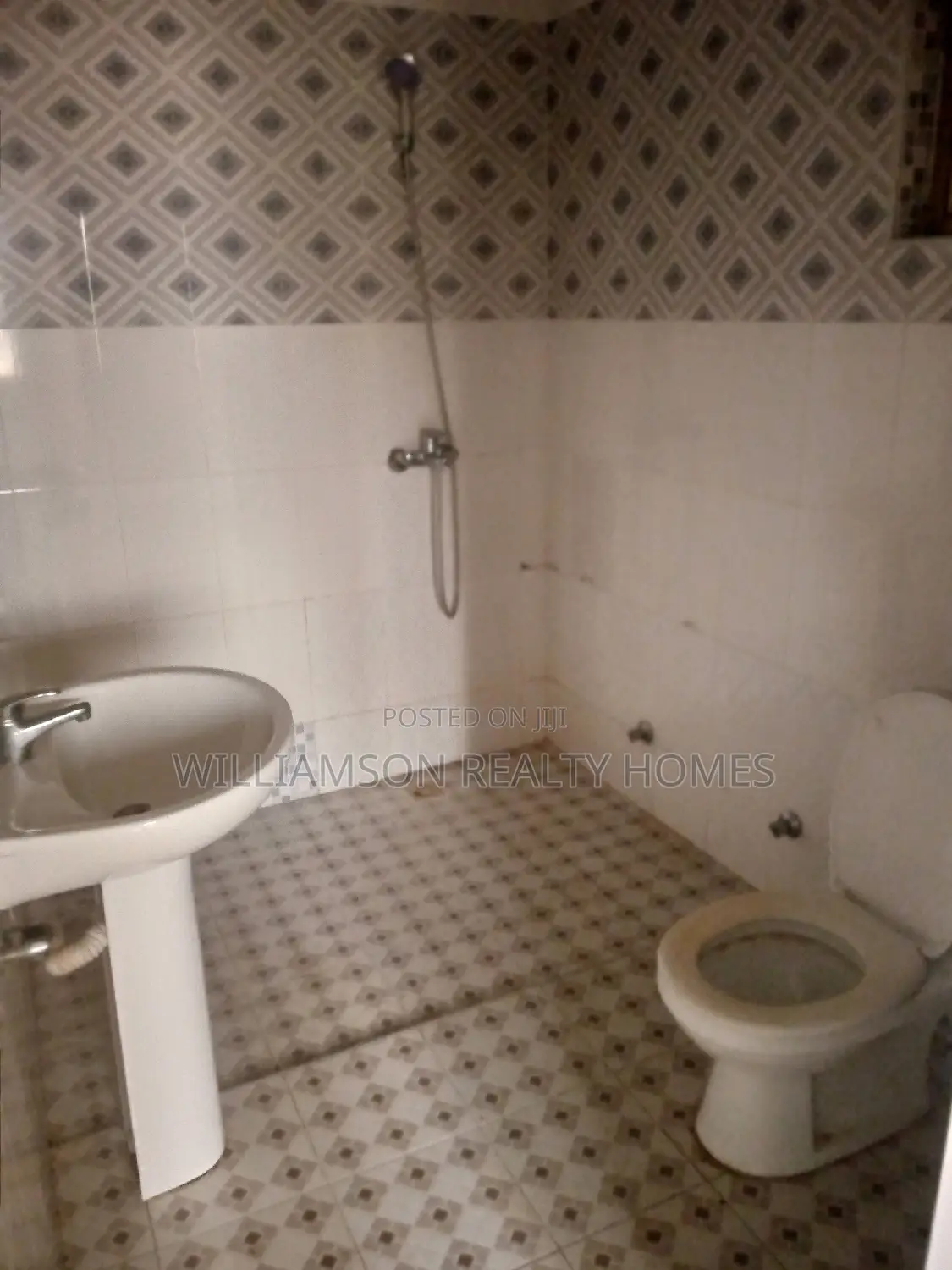 2bdrm Apartment in Community 18 Area, Spintex for rent
