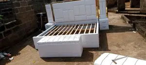 Classic King Size Bed Frame Side Drowar Whit Ottoman