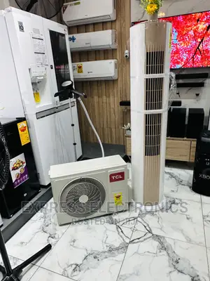 Large Windy Airflow Split Floor Standing 2.5hp AC