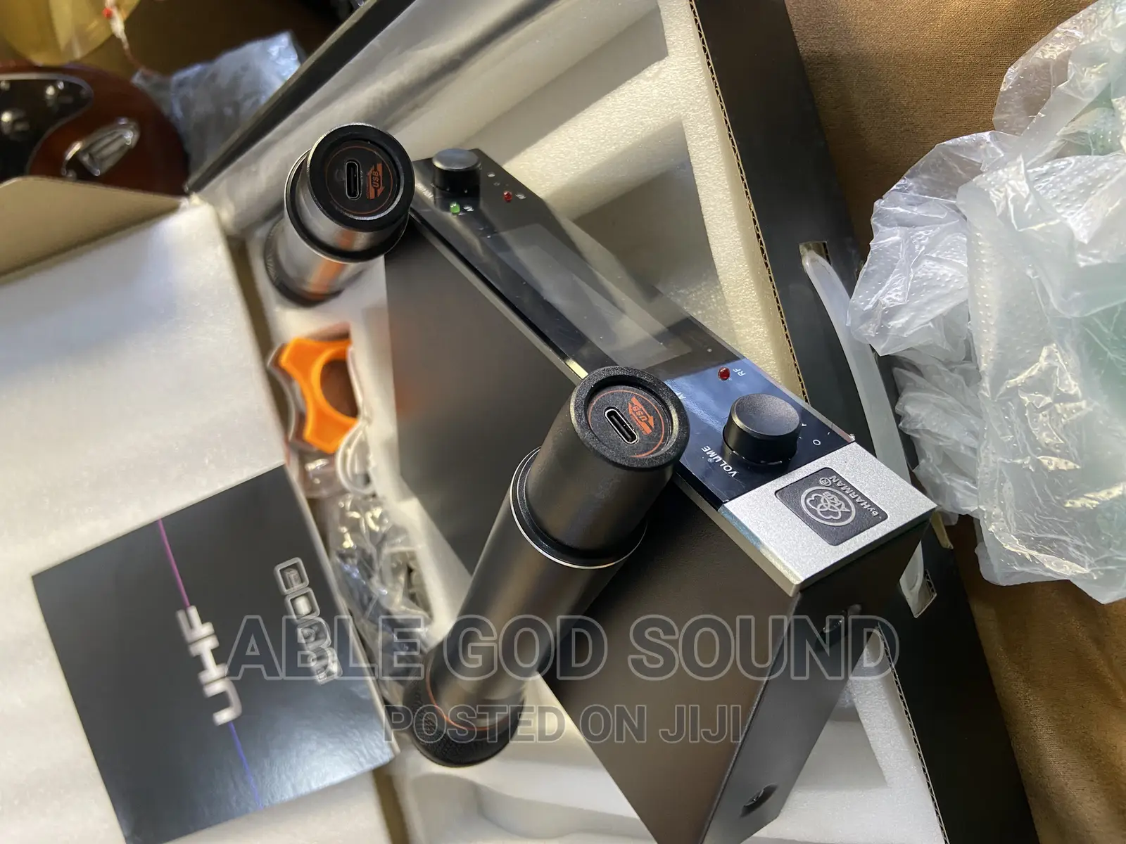AKG Y200S Rechargeable Wireless Microphone