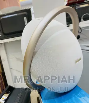 Lovely  Harman Kardon Onyx 8 Chargeable Speaker(Gold) 