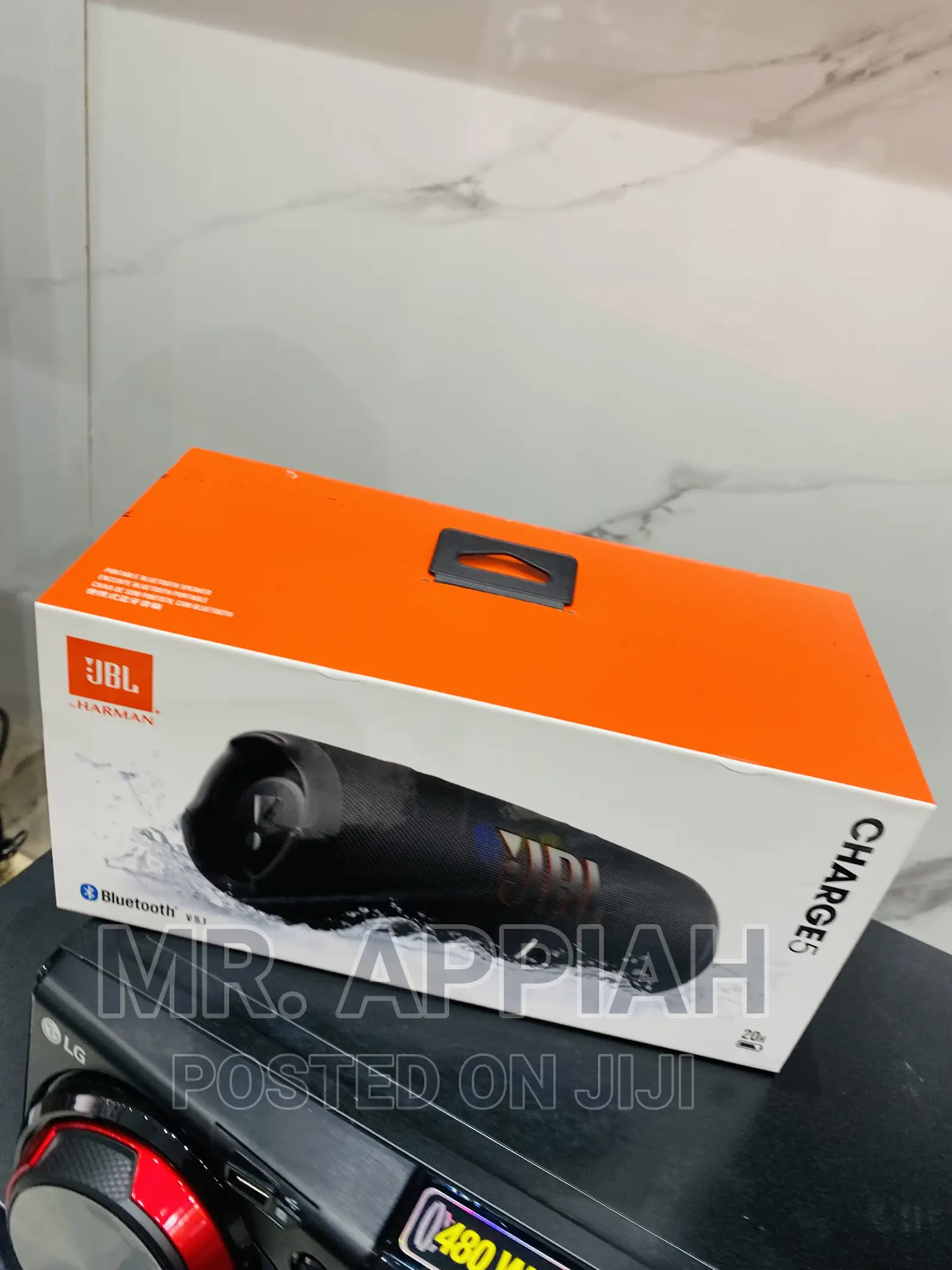 New Basic Black JBL Charge 5 Chargeable Bluetooth Speaker.