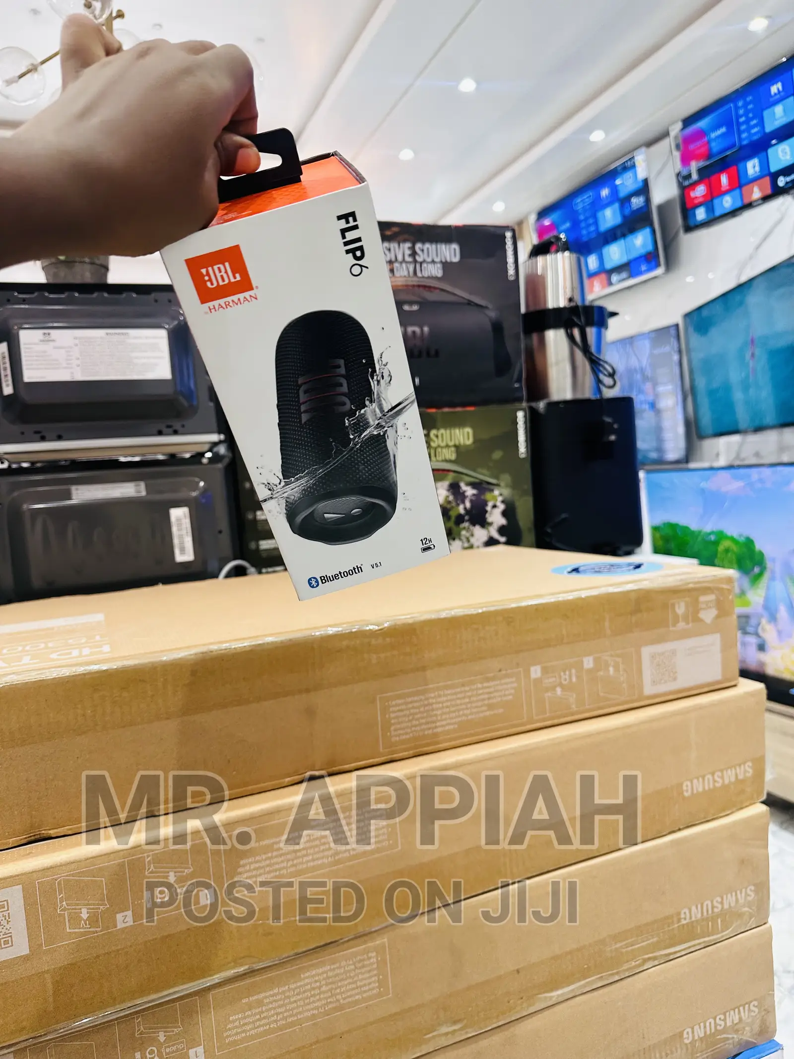 Waterproof JBL Flip 6 Bluetooth Chargeable Speaker.