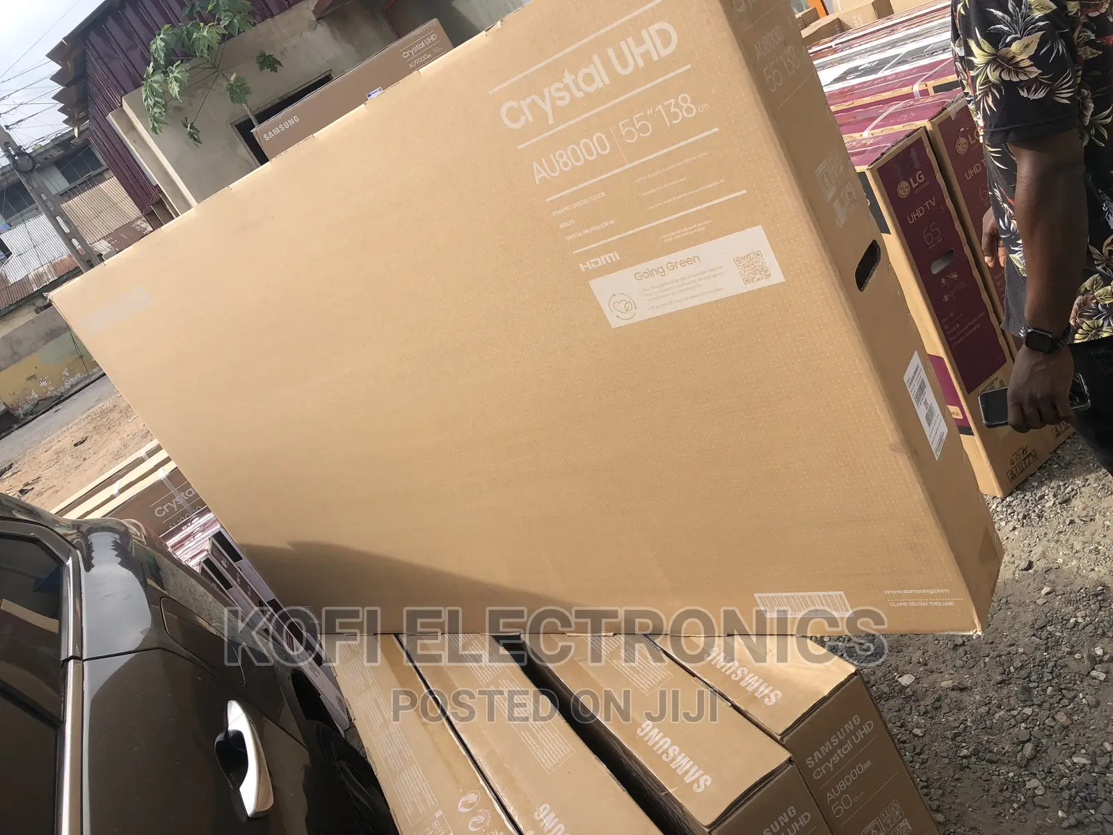 A Black Slim Samsung 55 Inches AU8000 Crystal UHD Flat TV