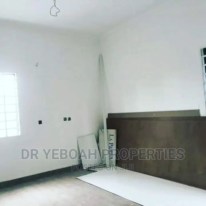 3bdrm House in Spintex 3 Bedrooms for sale