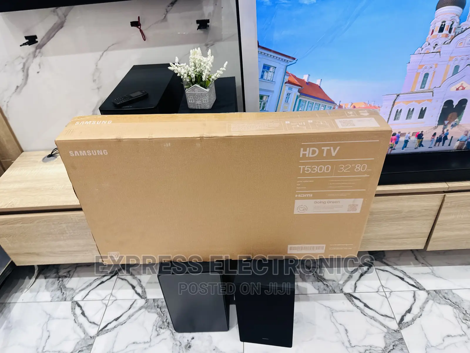 Samsung FHD Smart Glossy Screen  32” Sleek Black Tu5300