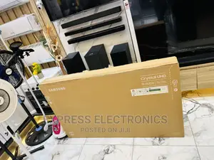 Quality Display Uhd Smart Samsung 55”Bu8000 Tv