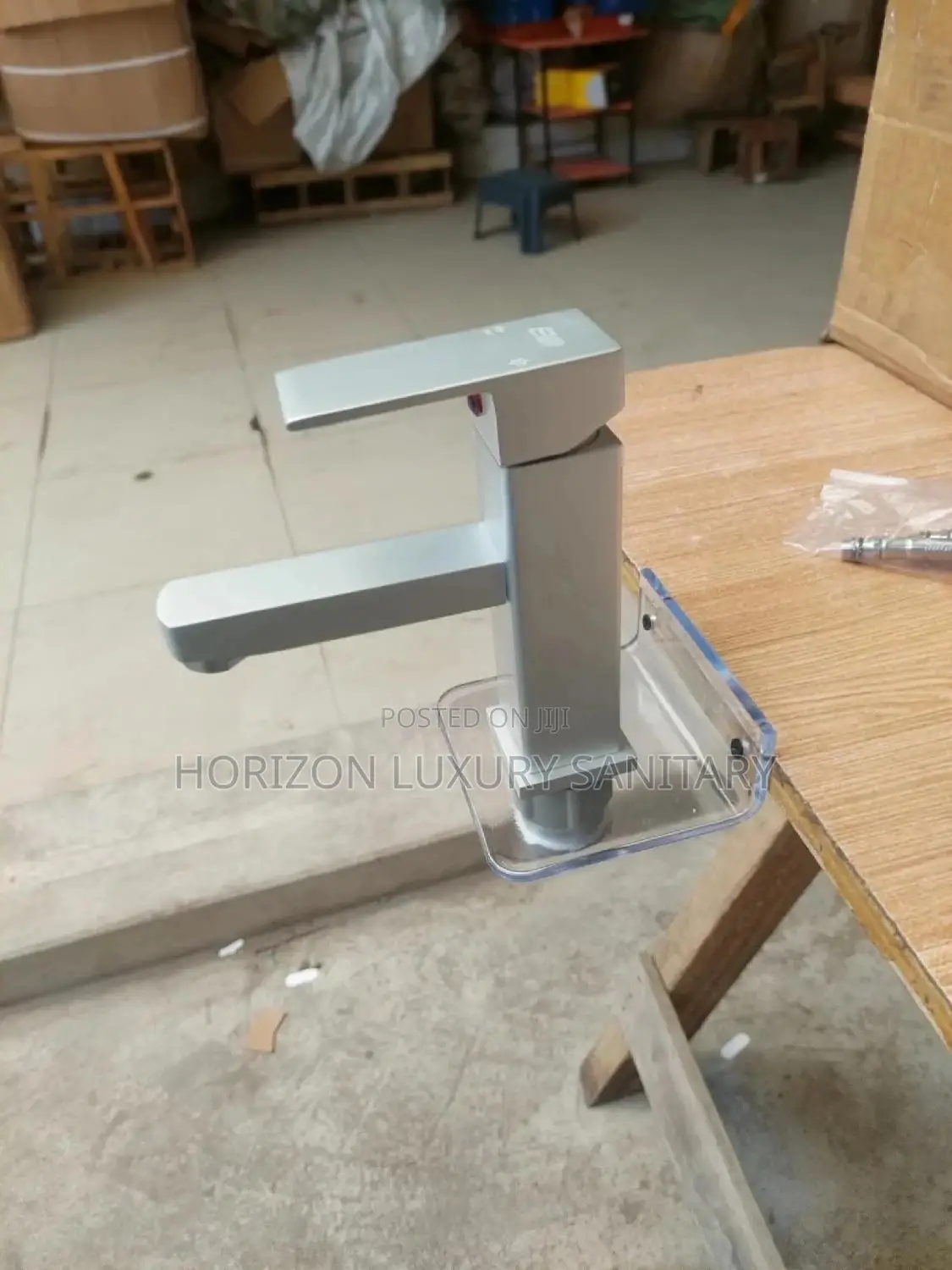 Square Basin Tap Single Handle Hot and Cold Faucet Mixer