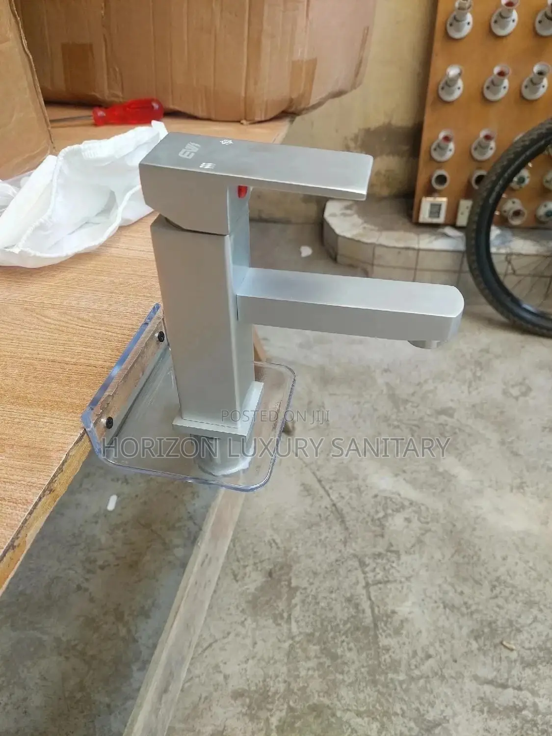 Square Basin Tap Single Handle Hot and Cold Faucet Mixer
