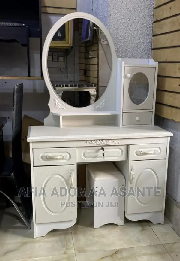 Modern Style Dressing Table With Mirror and Chair