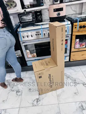Astounding Soundbar With Woofer 400W LG S65Q