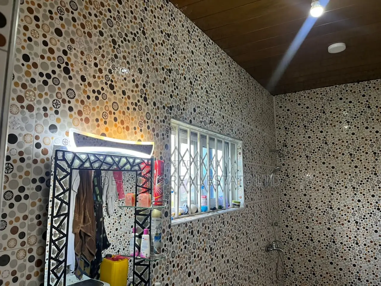 4bdrm House in De-Icons Real Estate, Kasoa for sale