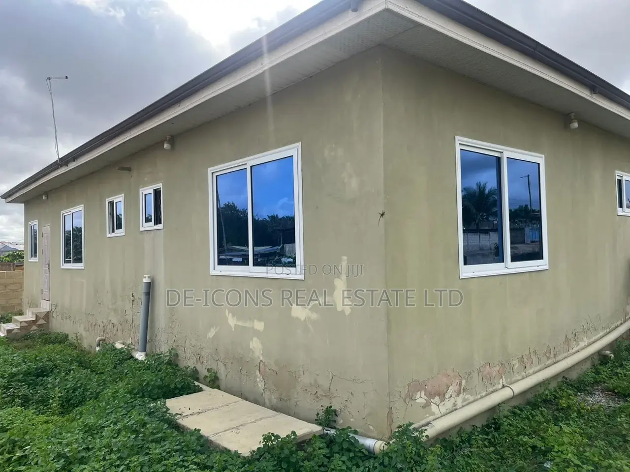 4bdrm House in De-Icons Real Estate, Kasoa for sale