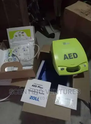 Zoll Automated External Defibrillator (AED) Plus Model