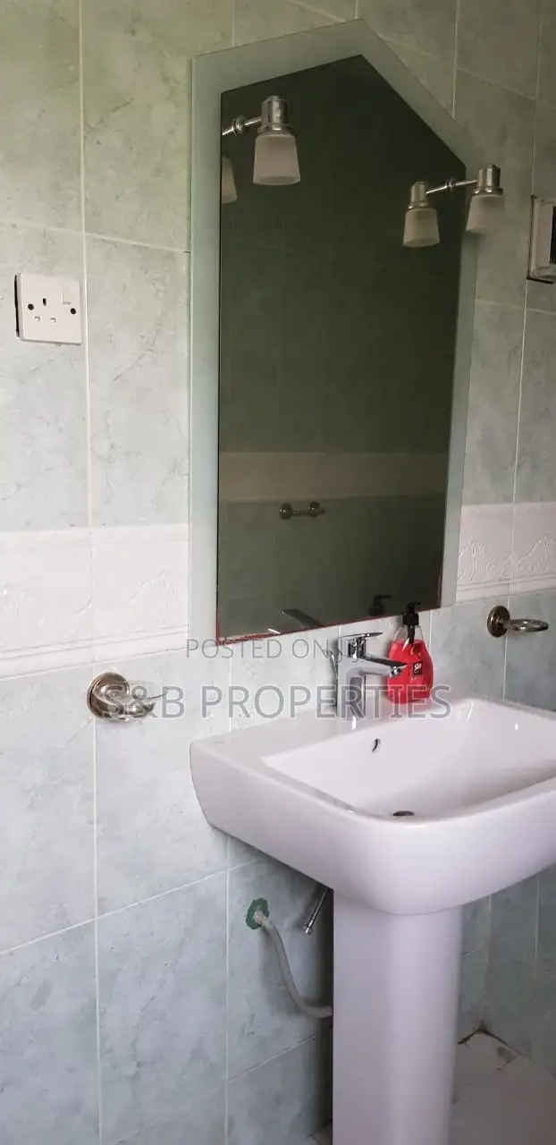 Furnished 5bdrm House in Ashomang Estate for rent