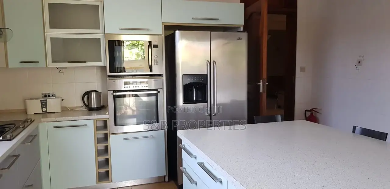 Furnished 5bdrm House in Ashomang Estate for rent
