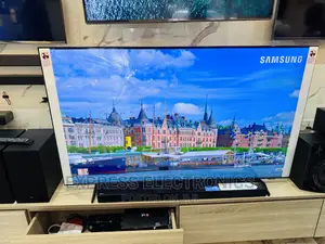 75au7172 UHD Smart Samsung Tv  Glossy Screen 