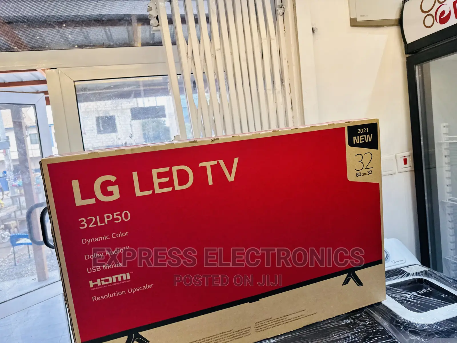 LG 32lm550 32" HD Ready Freeview HD LED TV