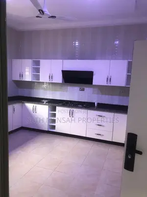 4bdrm House in Achimota for sale