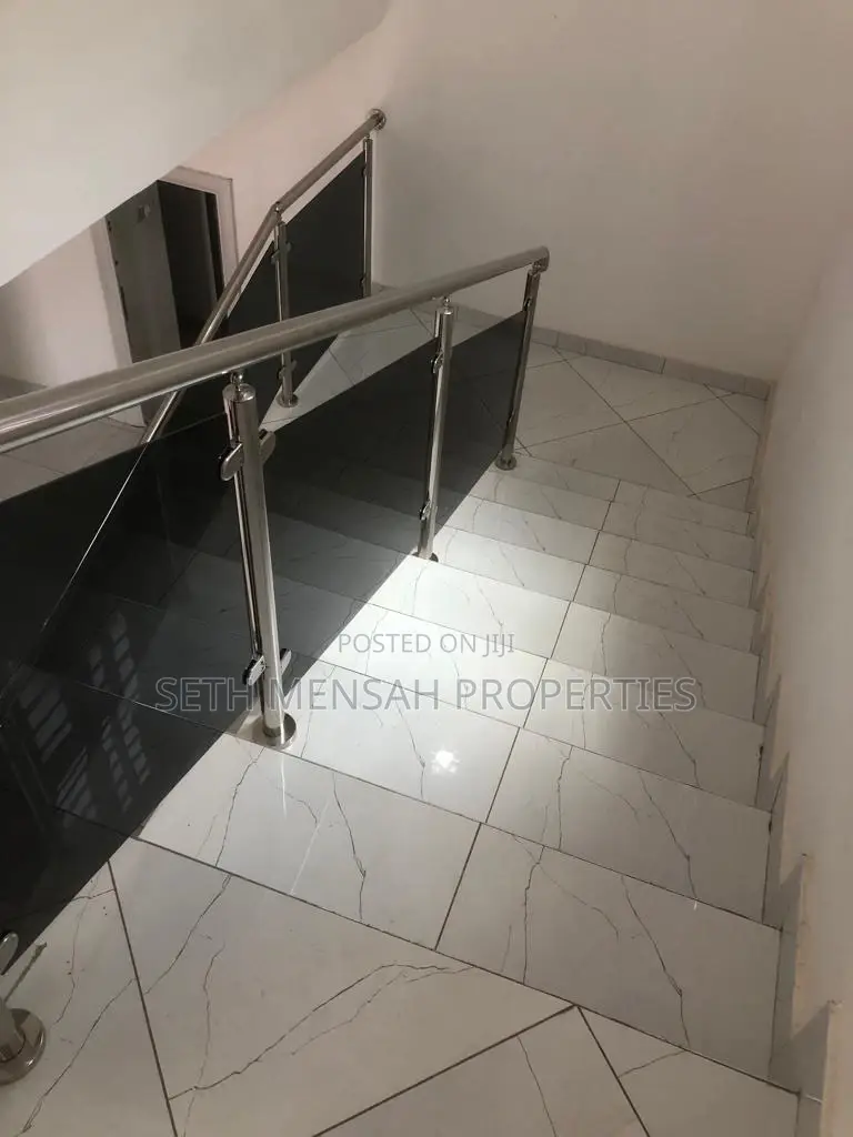 4bdrm House in Achimota for sale
