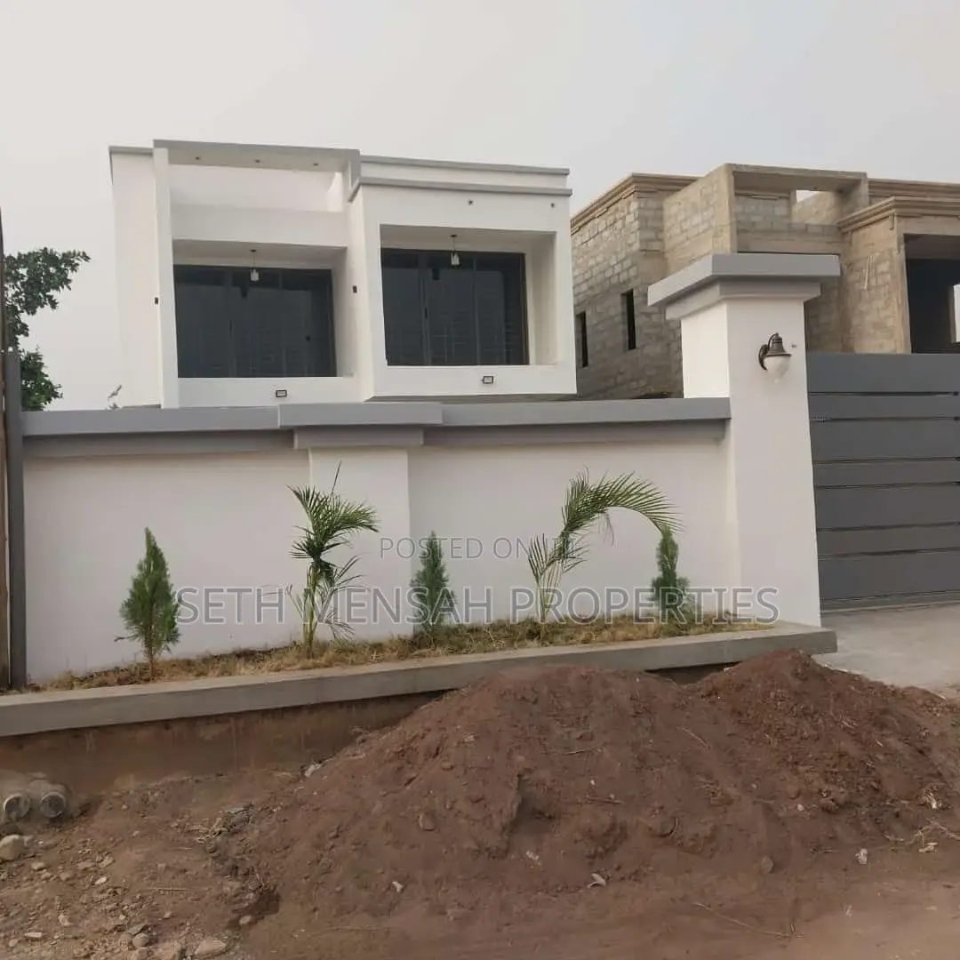 4bdrm House in Ashomang Estate for sale