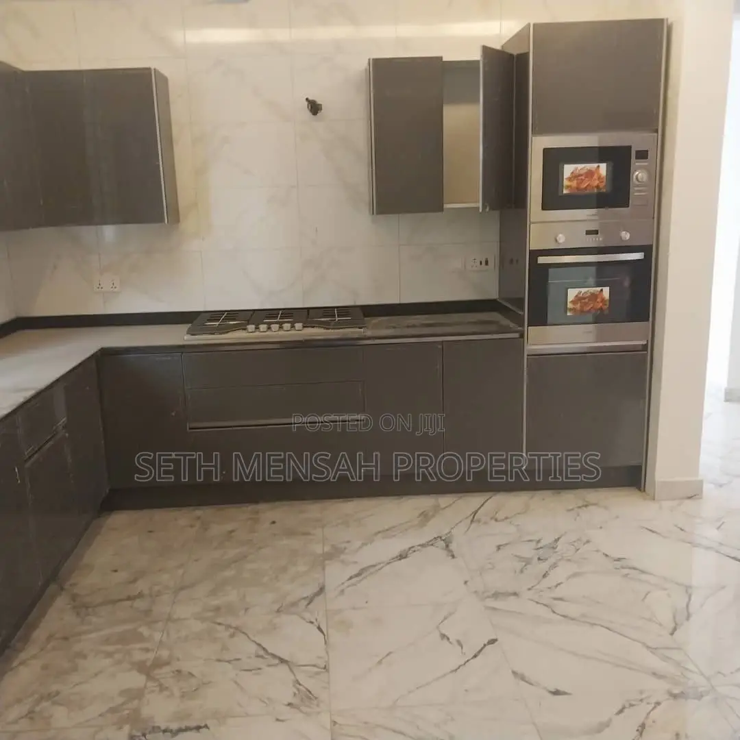 4bdrm House in Ashomang Estate for sale
