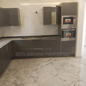 4bdrm House in Ashomang Estate for sale