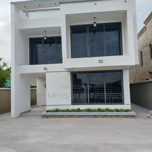 4bdrm House in Ashomang Estate for sale
