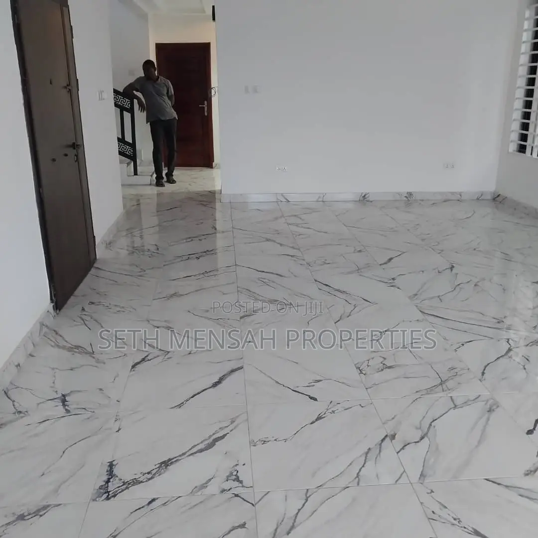 4bdrm House in Ashomang Estate for sale