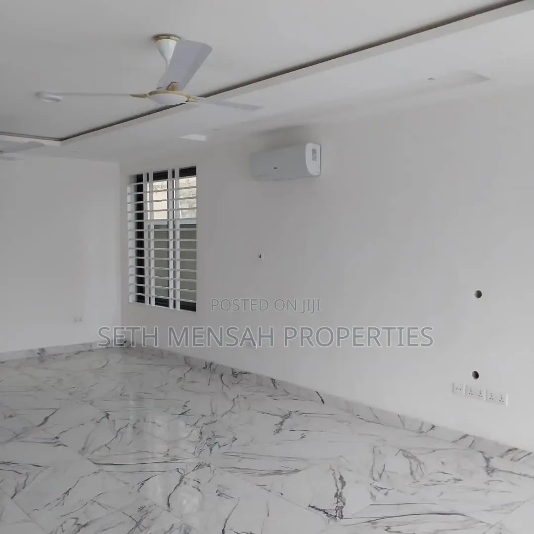 4bdrm House in Ashomang Estate for sale